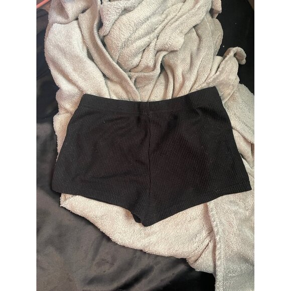 shorts - Picture 2 of 3